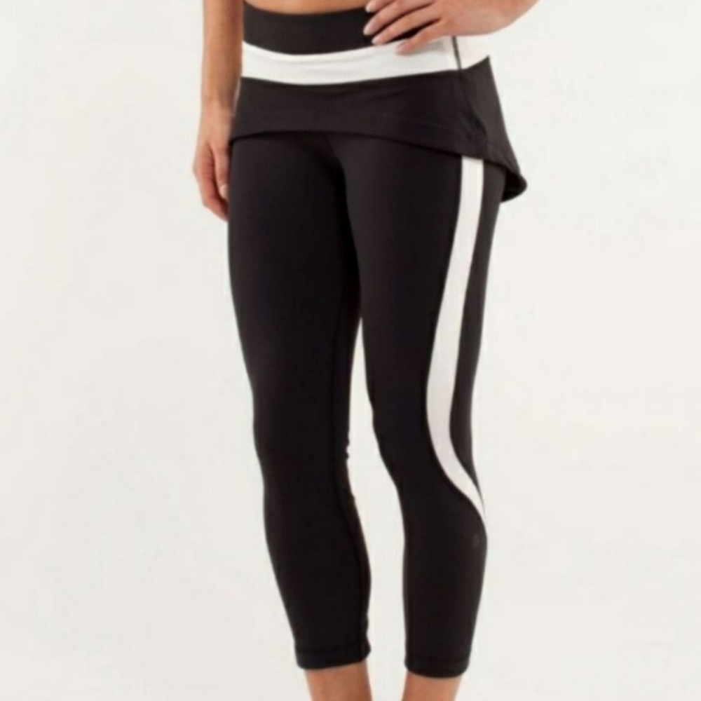 LULULEMON STEADFAST crop with an added skirt size 4